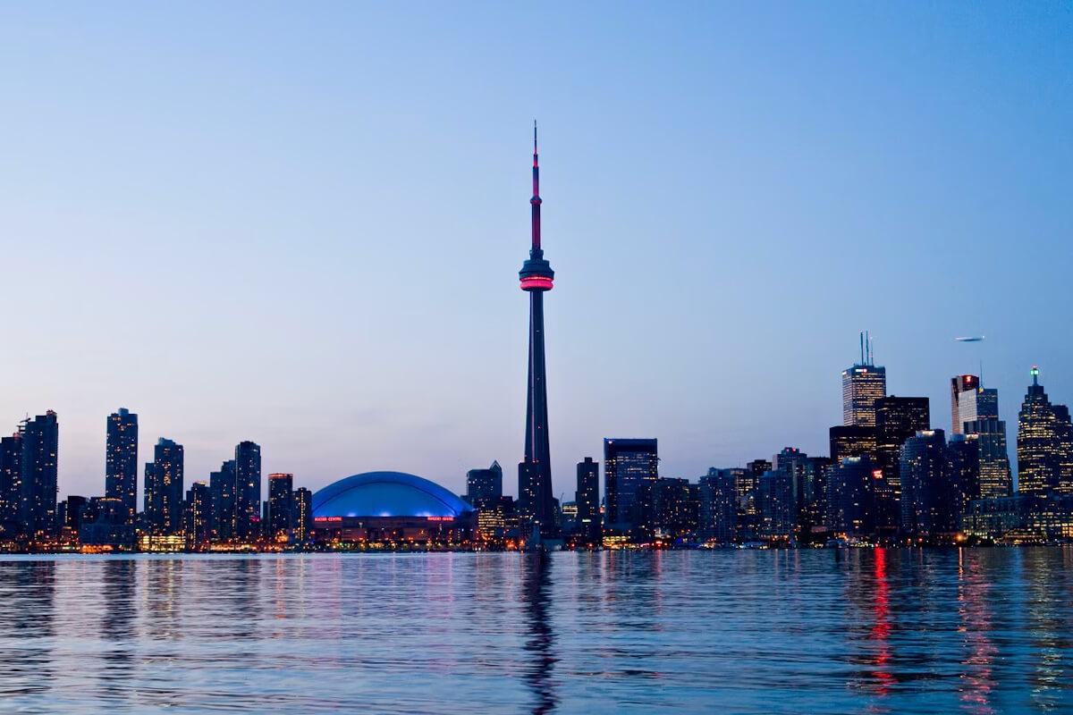 CN Tower | Toronto City Guide - LiwinCo